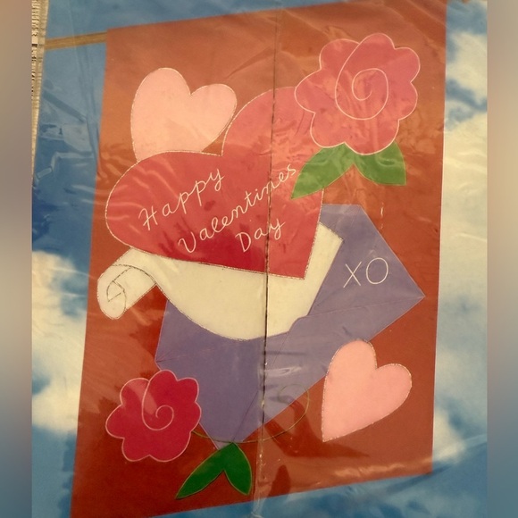 (New) Happy Valentine's Day Garden Flag 28"x40" Michaels Exclusive - Picture 3 of 5